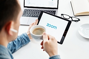 Zoom更正3 亿活跃用户数据的说法