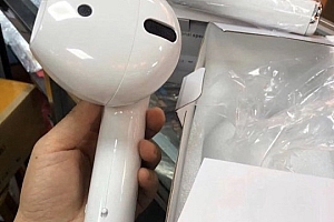 迪拜网民以500元购买AirPods,收到的竟然是一个巨型的AirPods