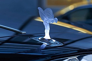 劳斯莱斯发光女神徽标违反了欧盟的光污染法被要求拆除