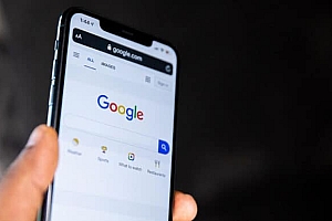 苹果和微软帮助美国司法部起诉谷歌,要求法官建立“高度机密”数据库