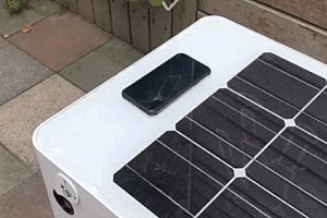 公园出现太阳能智能座椅,可为手机无线充电还有Wi-Fi