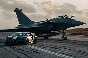 布加迪 Chiron Sport 与法国Dassault Rafale战斗机竞速