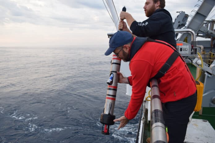 自由落体生物探测器EcoCTD，有望覆盖更大的海洋区域并采集样品