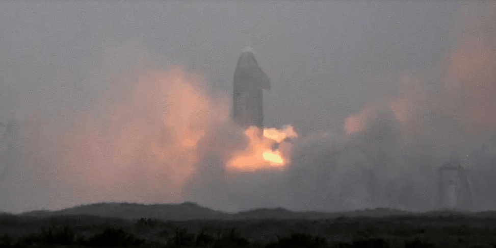 SpaceX火箭第五次飞行测试成功降落